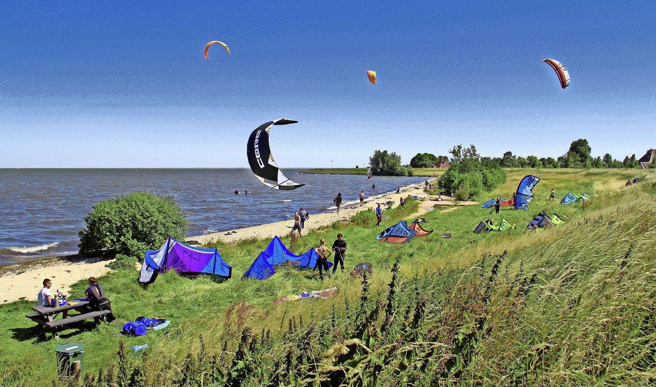 Kitesurfers krijgen straks een officiële plek bij Edam